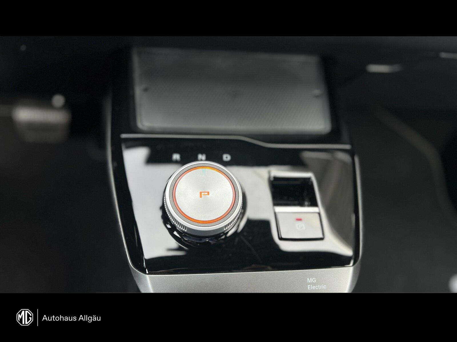 MG4 Luxury 64 kW LED+360°Kam+ACC+Klim+CarPlay+SH