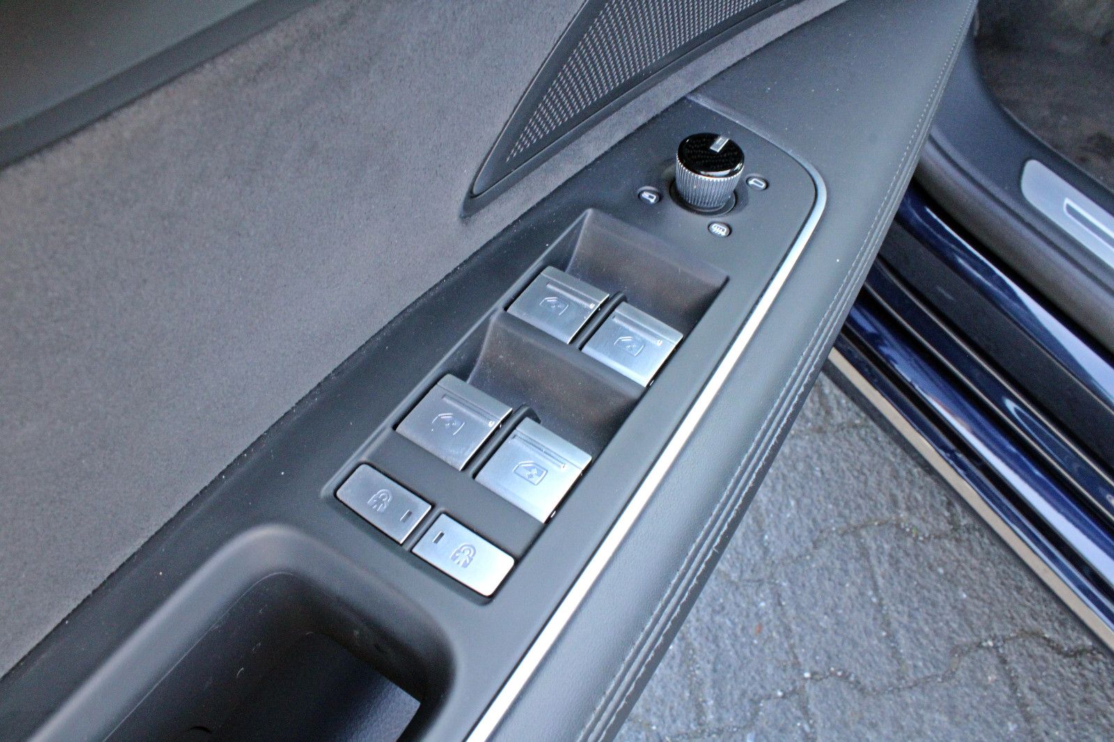 Audi A8 Lang 55TFSI S LINE BLACK - Samsaru's Car Outlet