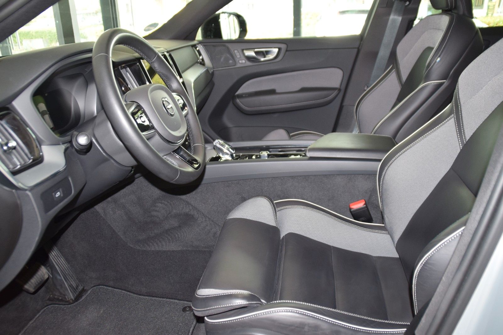 Volvo XC60 B4 D Plus Dark/Standh./21"-Alu/Harman Kardo