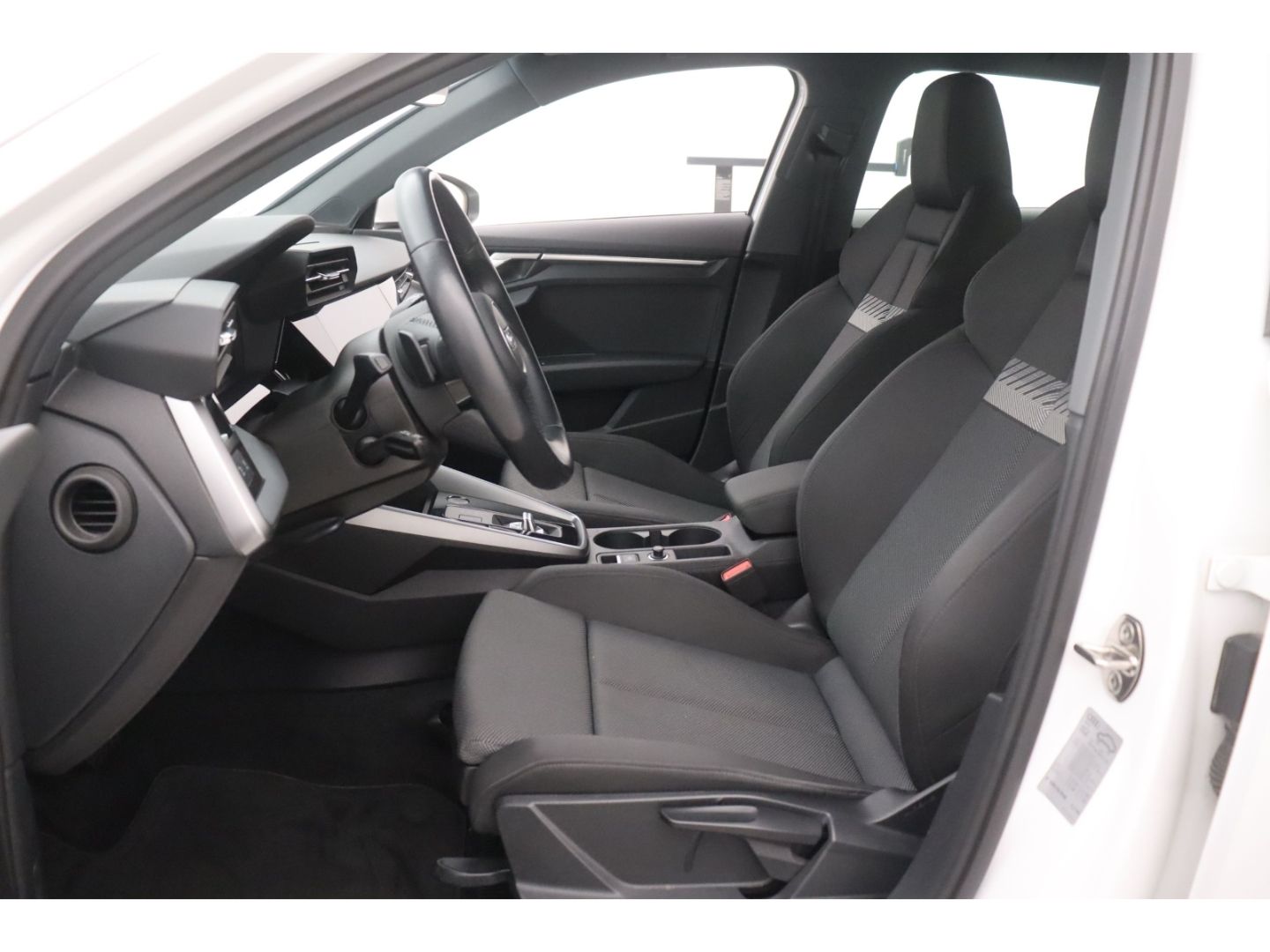 Audi A3 30TFSI Sb S-tronic+LED+VIRTUAL+CARPLAY+TEMPO