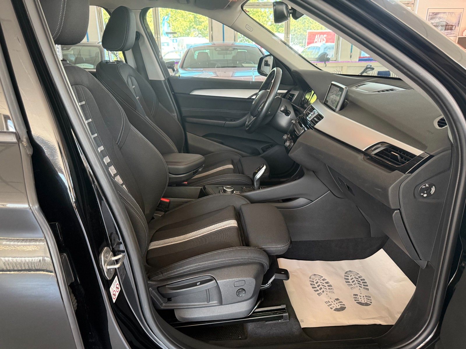BMW X1 xDrive 18d Advantage - Samsaru's Car Outlet