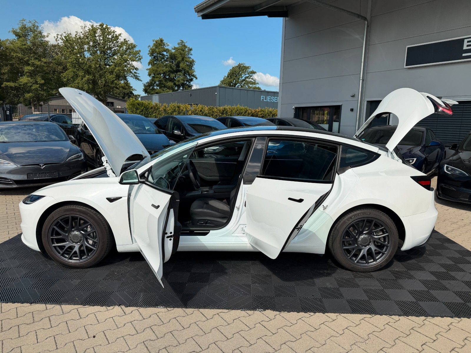 Tesla MODEL 3 HIGHLAND LR AWD | ENHANCED AP 4 KI |