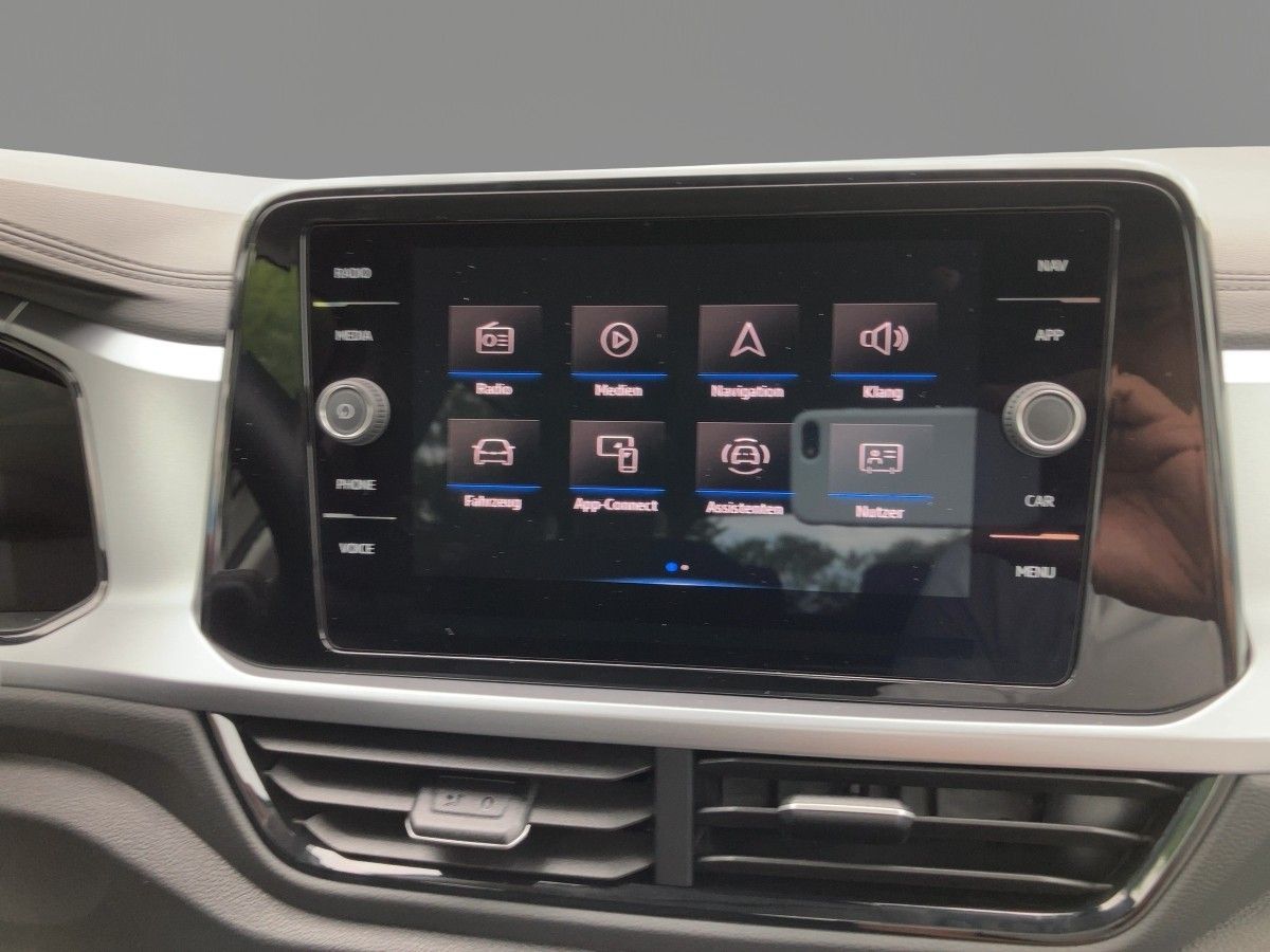 Volkswagen T-ROC 1.0 TSI LIFE - Samsaru's Car Outlet