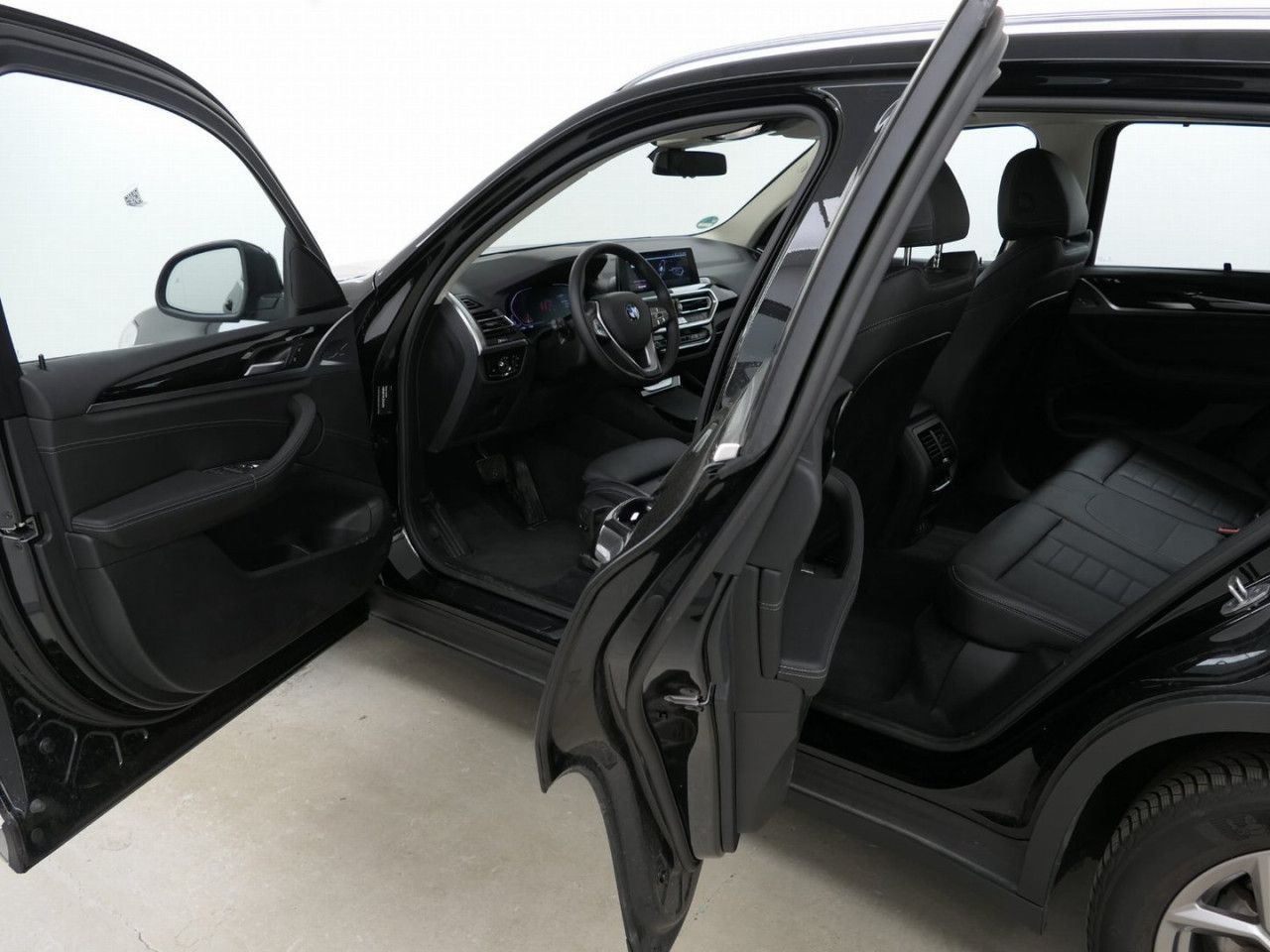 BMW X3 xDrive20i St+Go - Samsaru's Car Outlet