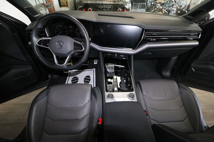 Volkswagen Touareg 3.0 TDI R-Line Black Style Matrix DYNAUD