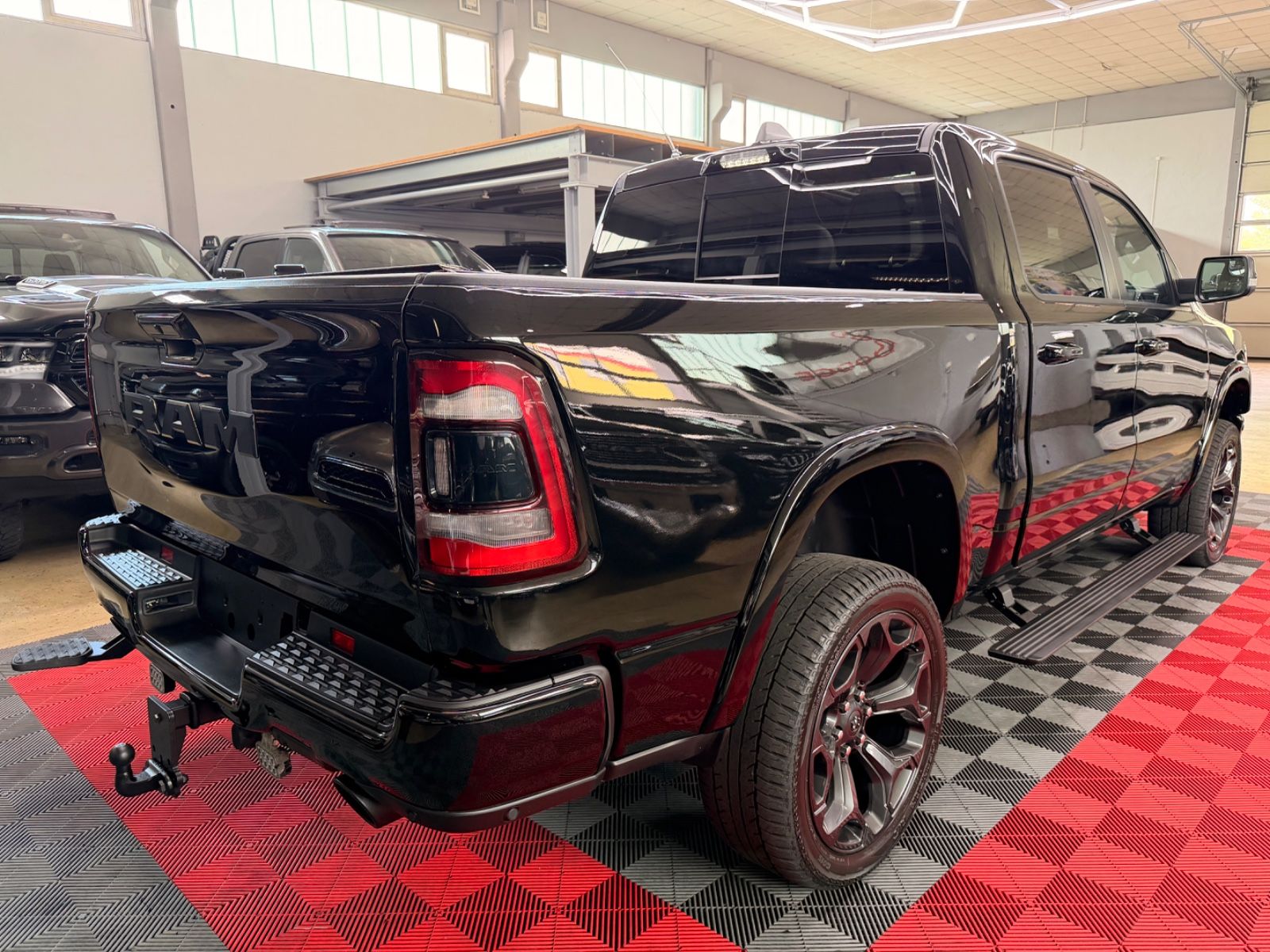 Dodge RAM 1500 5.7 4X4 LIMITED Night LPG Pano Head-Up