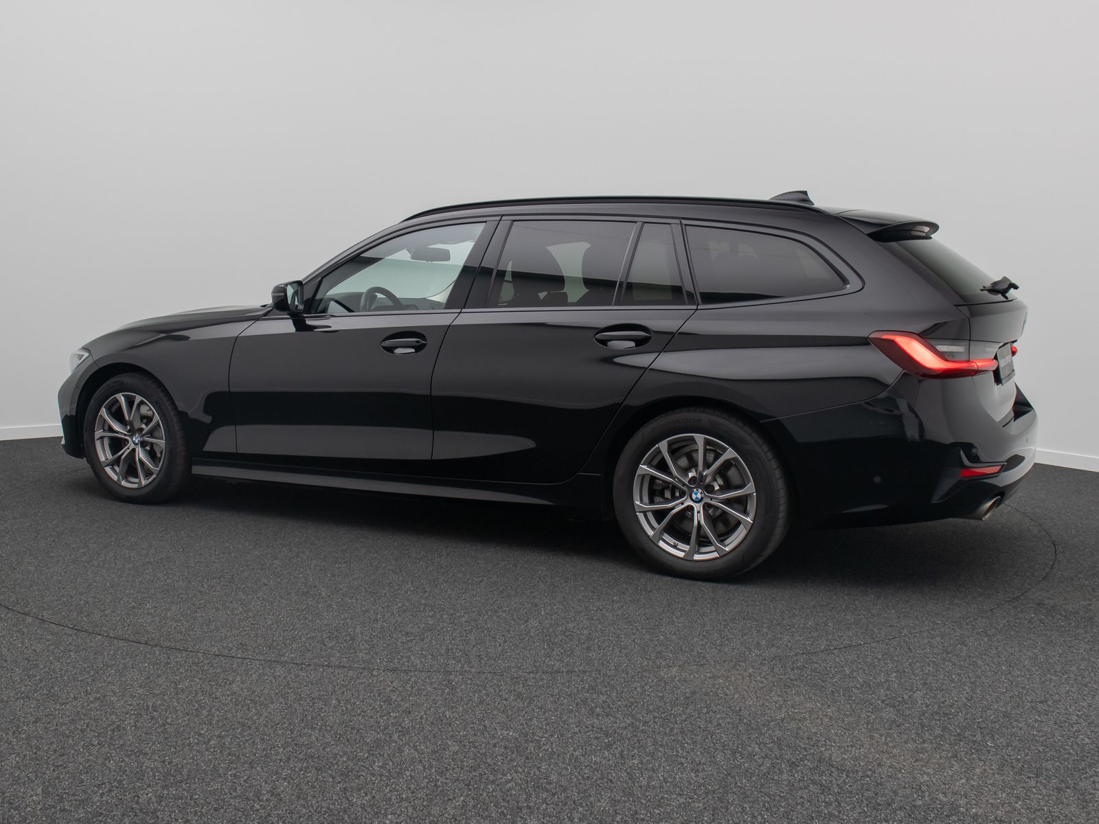 BMW 330i Sport Line - Samsaru's Car Outlet