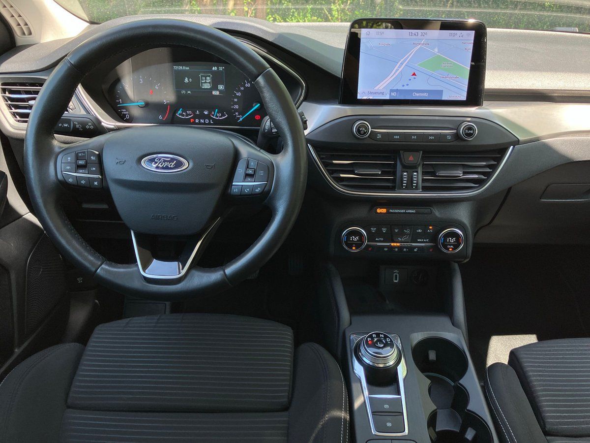 Ford Focus Turnier Titanium X 1.5 EcoBl. Aut. - Samsaru's Car Outlet