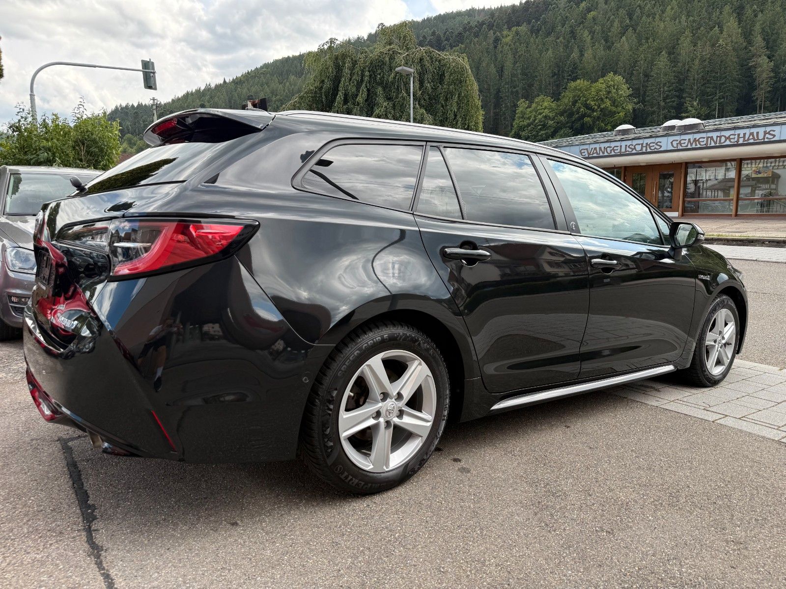 Toyota Corolla Touring Sports Hybrid Team D