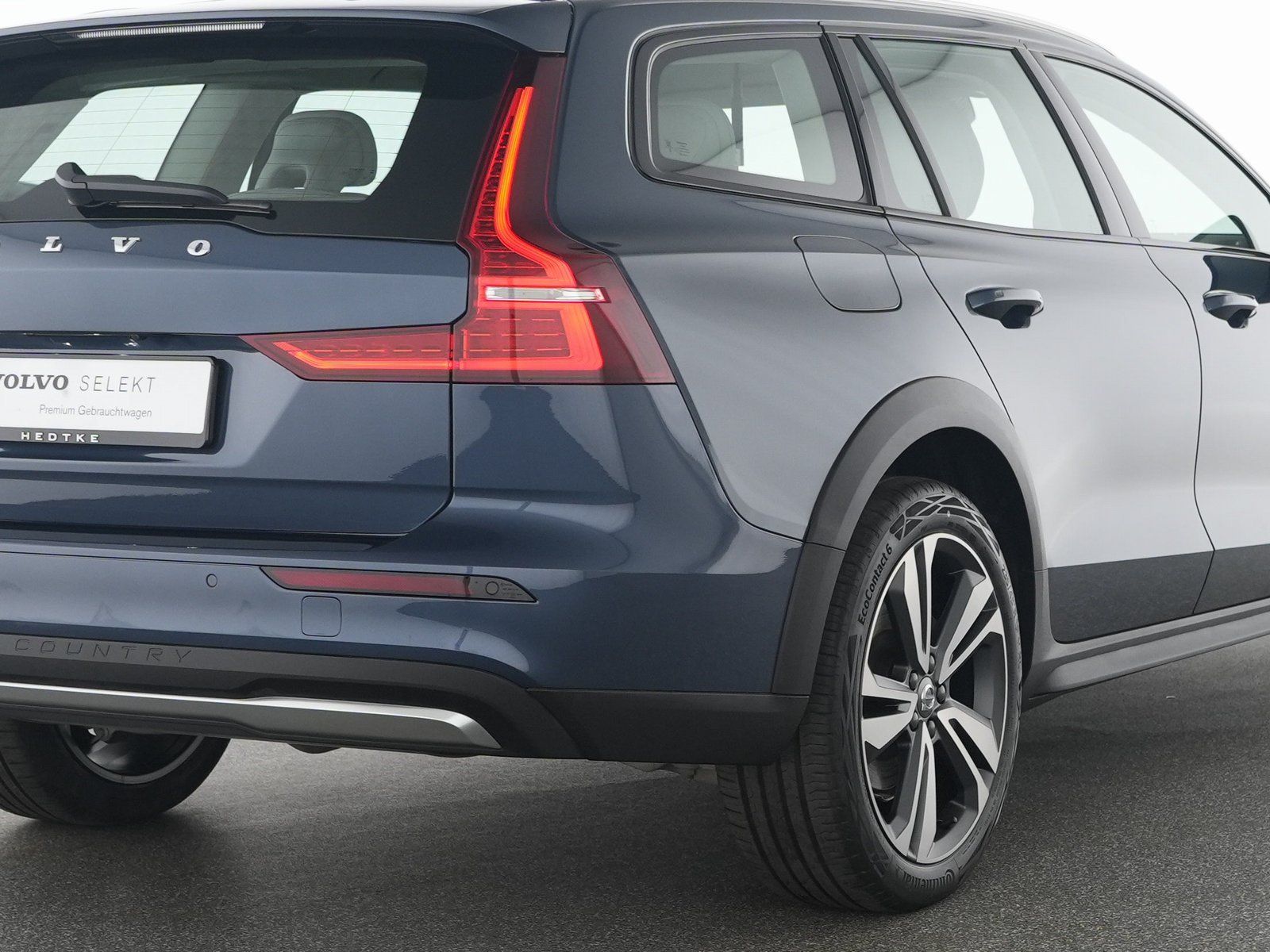 Volvo V60 CC B4 AWD Plus SONDERFINANZIERUNG 1,99%*