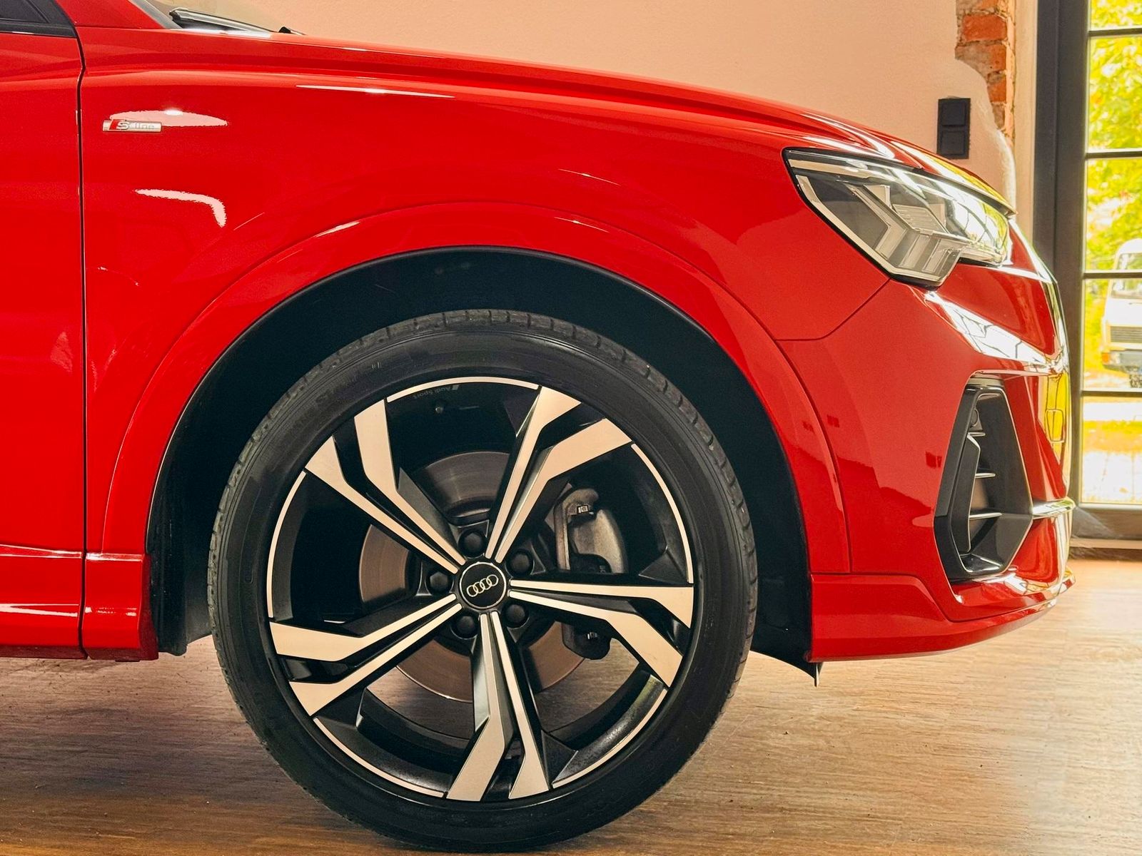 Audi Q3 45 TFSI S line - Samsaru's Car Outlet