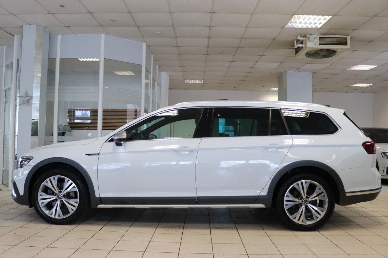 Volkswagen Passat Alltrack 4M AHK Pano STHZ 360 Memory
