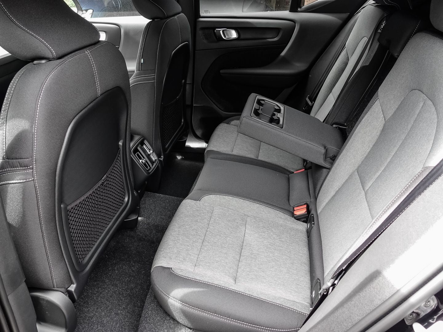Volvo XC40 B3 Benzin Plus Dark - Samsaru's Car Outlet