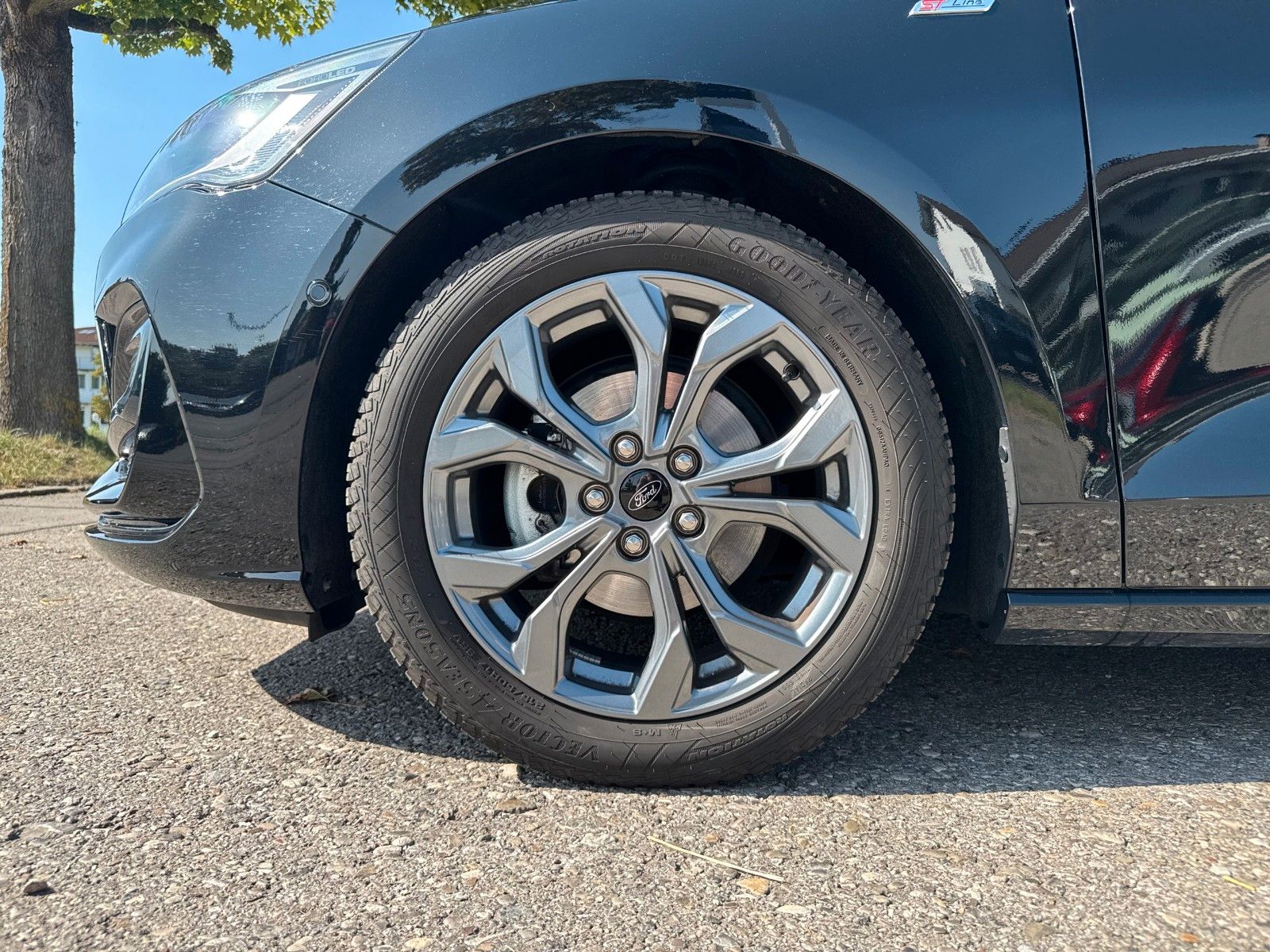 Ford Focus Turnier ST-Line X, AHK, ACC-TEMPOMAT