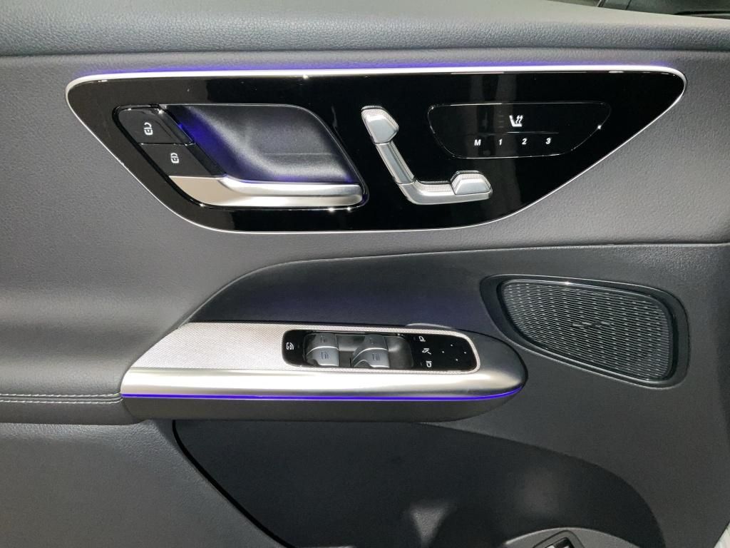 Mercedes-Benz GLC 300 e 4M AVANTGARDE PANORAMA DISTRONIC AHK