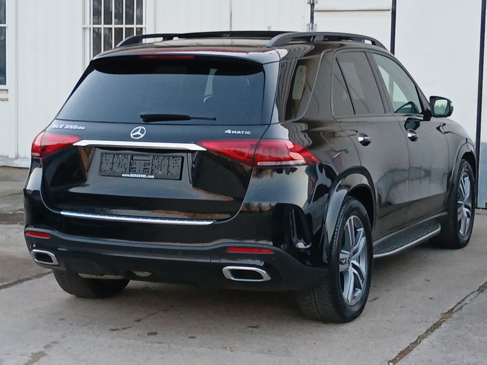 Mercedes-Benz GLE350de 4M AMG SoftClose_NappaLeder_360_BURMEST