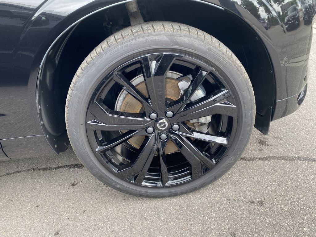 Volvo XC60 Ultra Black Edition Recharge Plug-In Hybrid