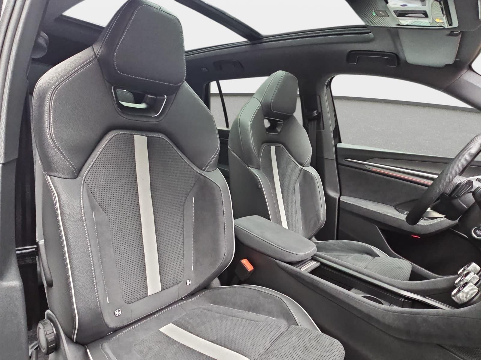 Skoda 1.5 TSI DSG IV PHEV SPORTLINE AHK PANO LM