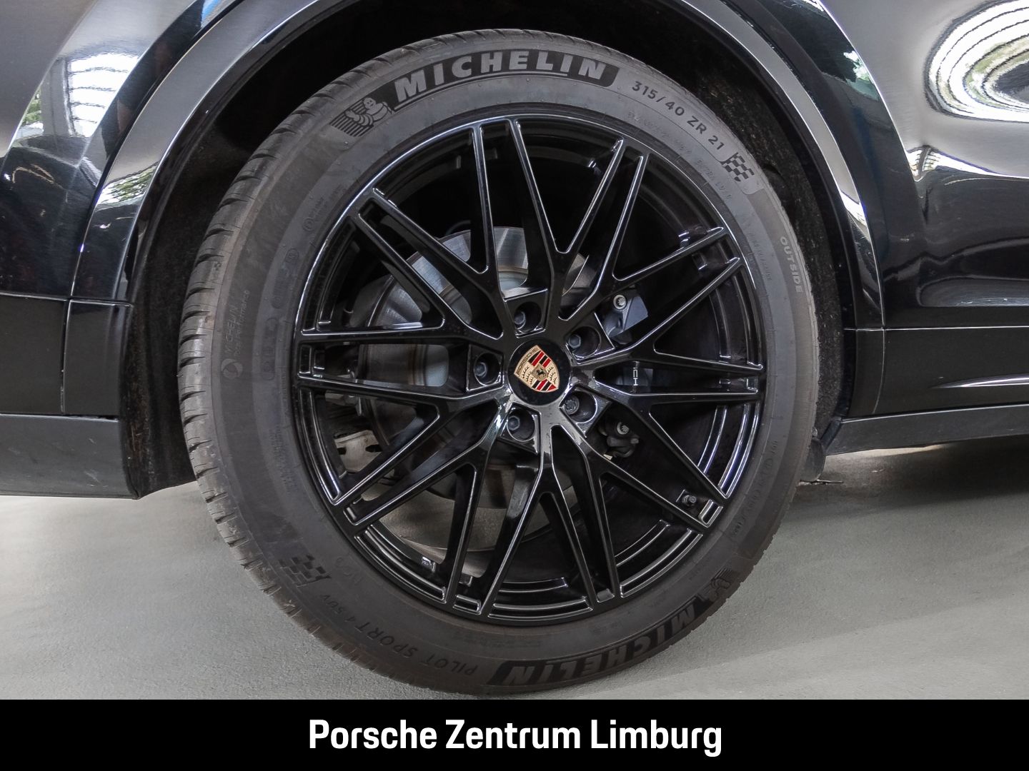 Porsche Cayenne E-Hybrid Coupe Black Edition Burmester