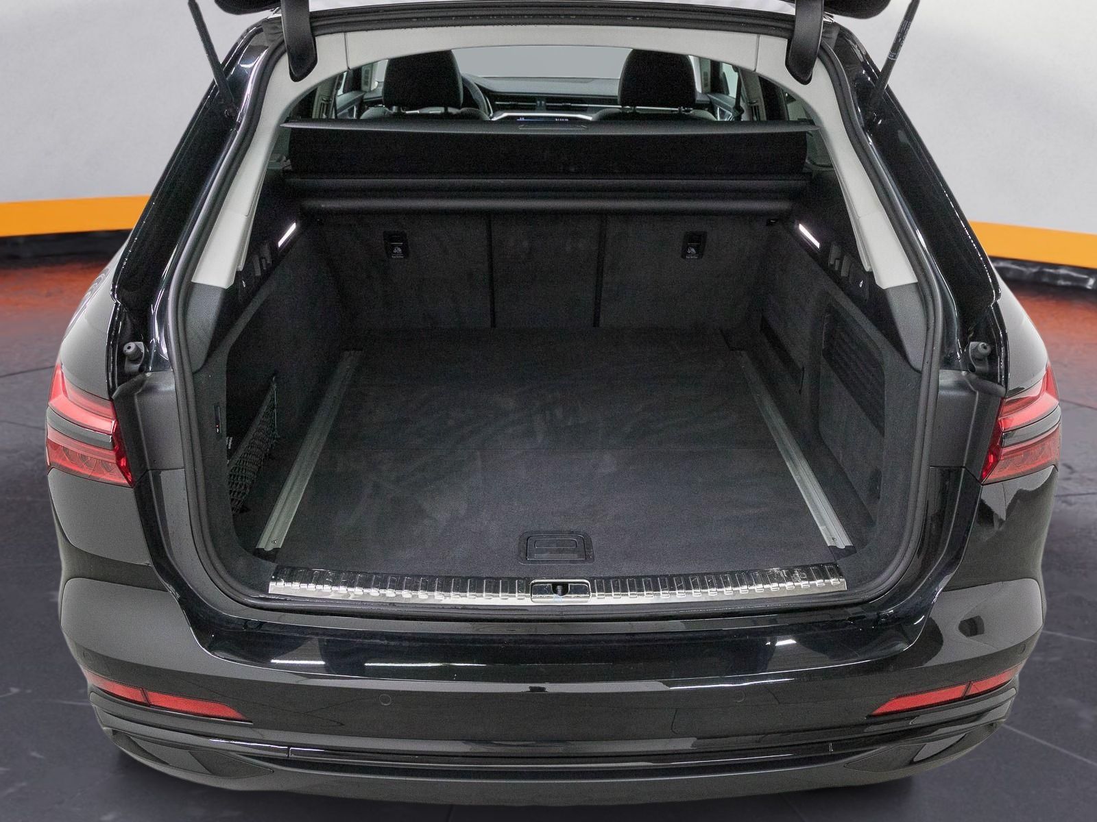 Audi A6 Avant 40 TDI Q S LINE - Samsaru's Car Outlet