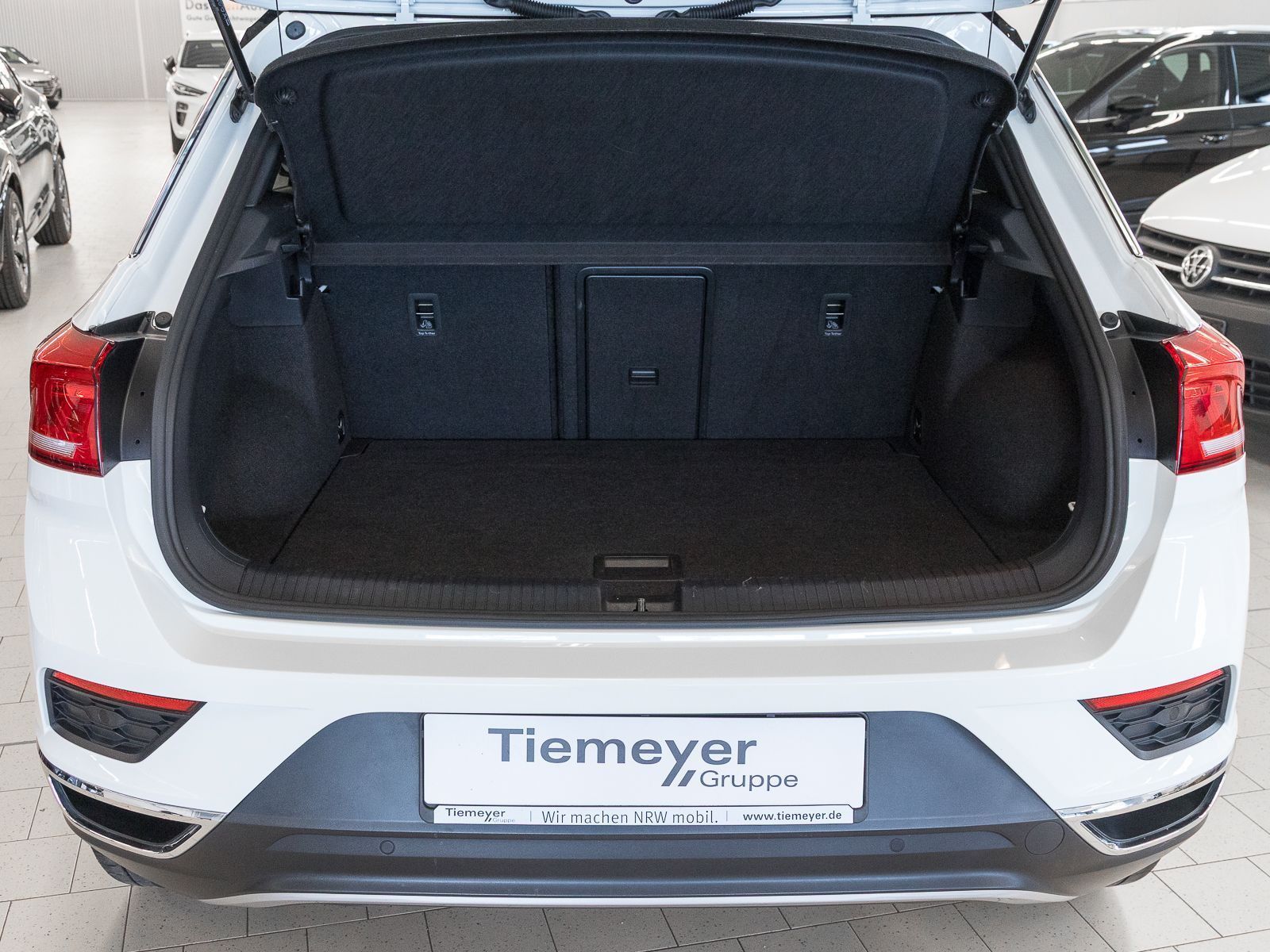 Volkswagen T-Roc 1.5 TSI DSG STYLE - Samsaru's Car Outlet