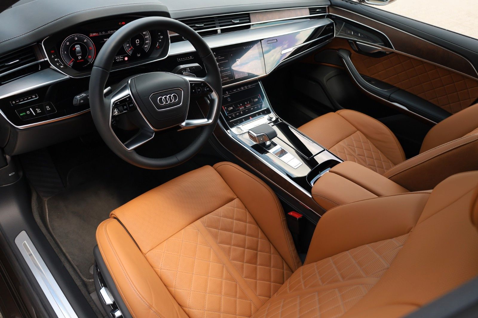 Audi A8 50 TDI Lang Exclusive - Samsaru's Car Outlet