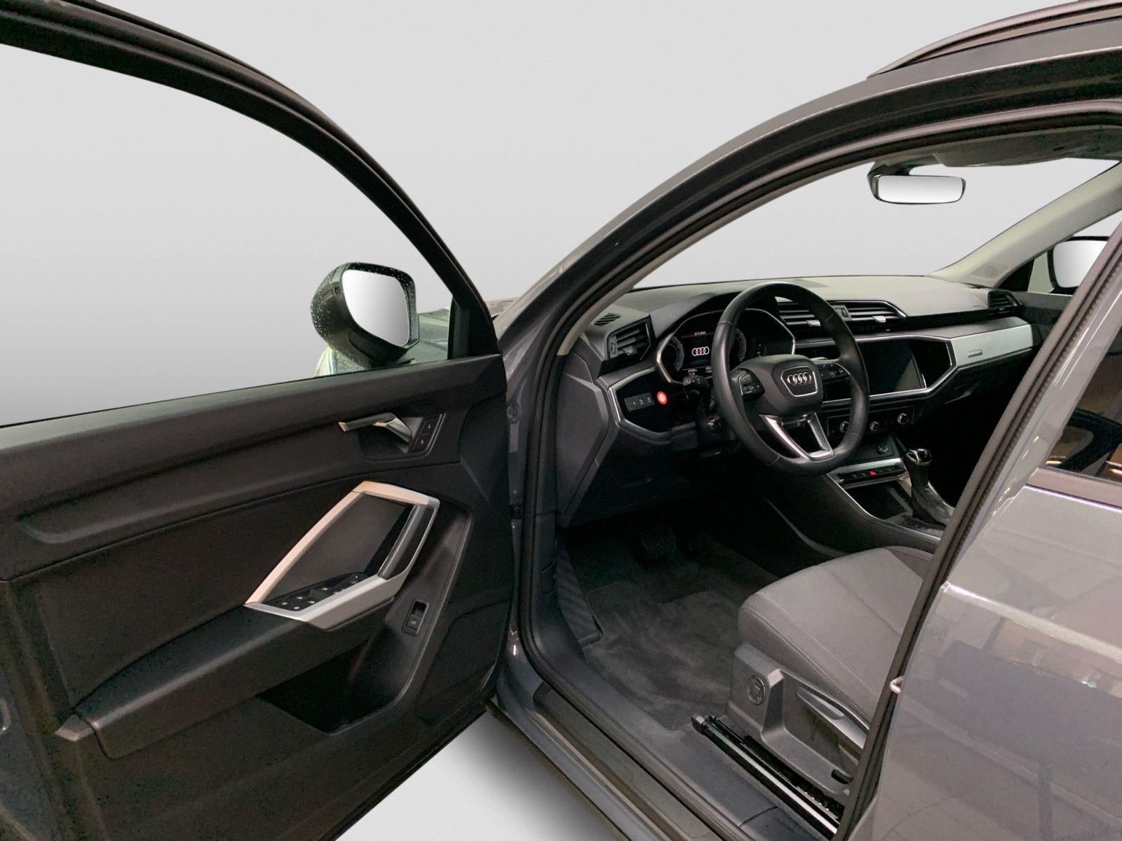 Audi Q3 40 TFSI quattro - Samsaru's Car Outlet