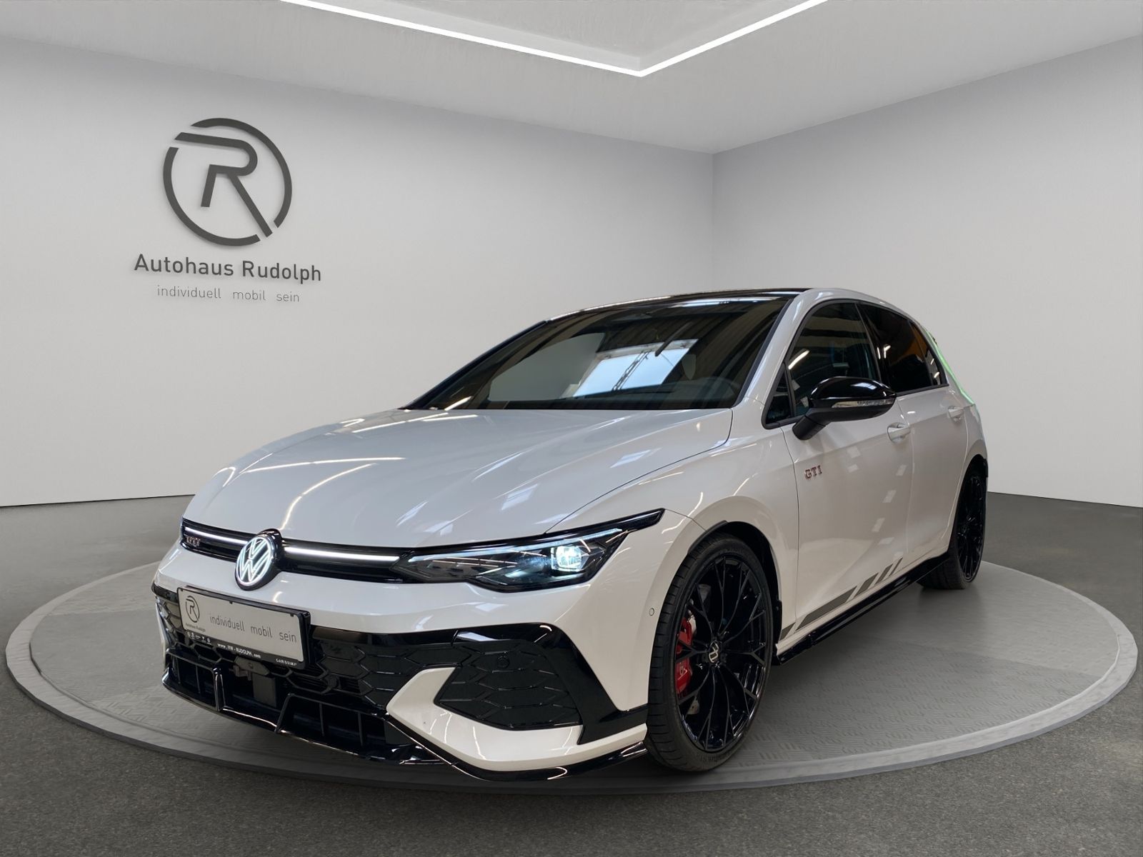 Volkswagen Golf VIII GTI Clubsport 2.0 TSI DSG / Navi LED