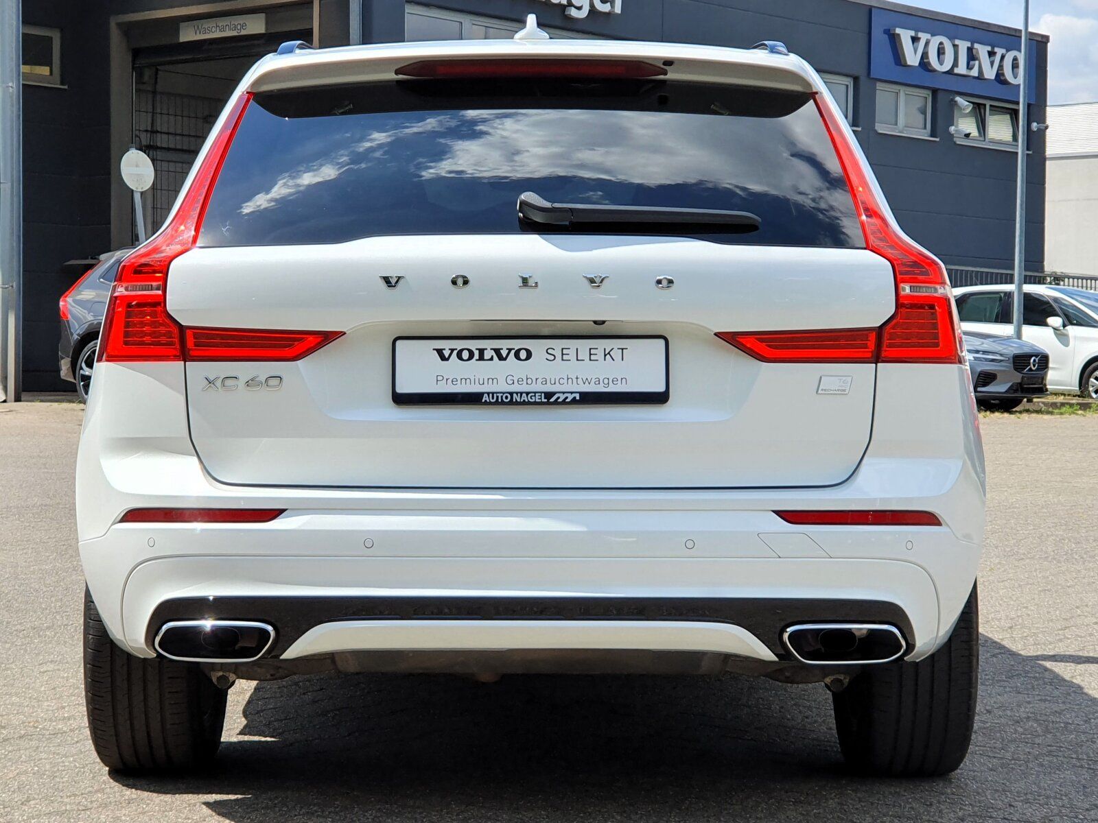 Volvo XC60 T6 Twin Engine AWD R Design - Samsaru's Car Outlet
