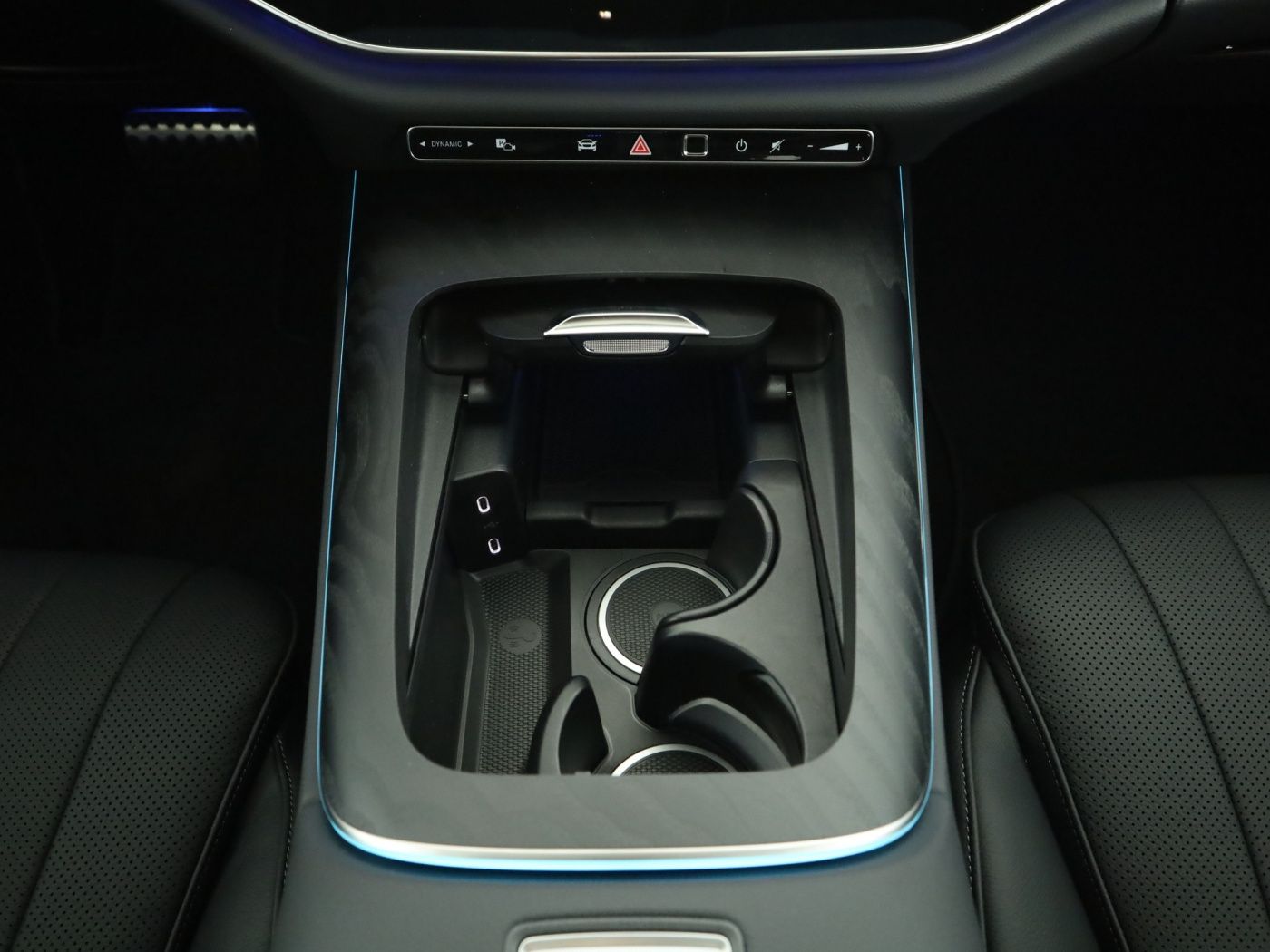 Mercedes-Benz E 450 d 4M *AMG Prem*Pano*360°*AHK*Sitzklima*HUD