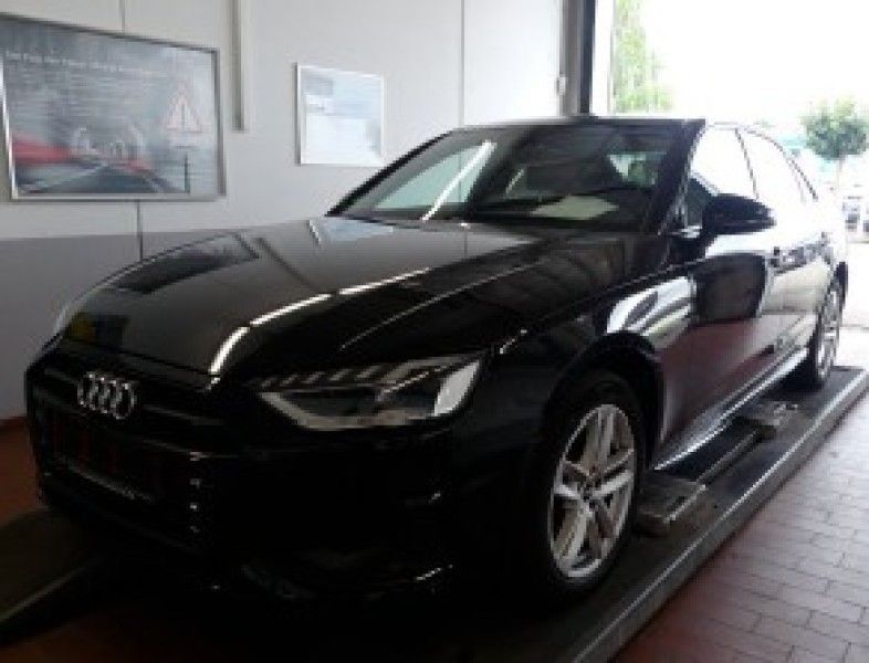 Audi A4 Limousine 40 TDI S tronic advanced - Samsaru's Car Outlet