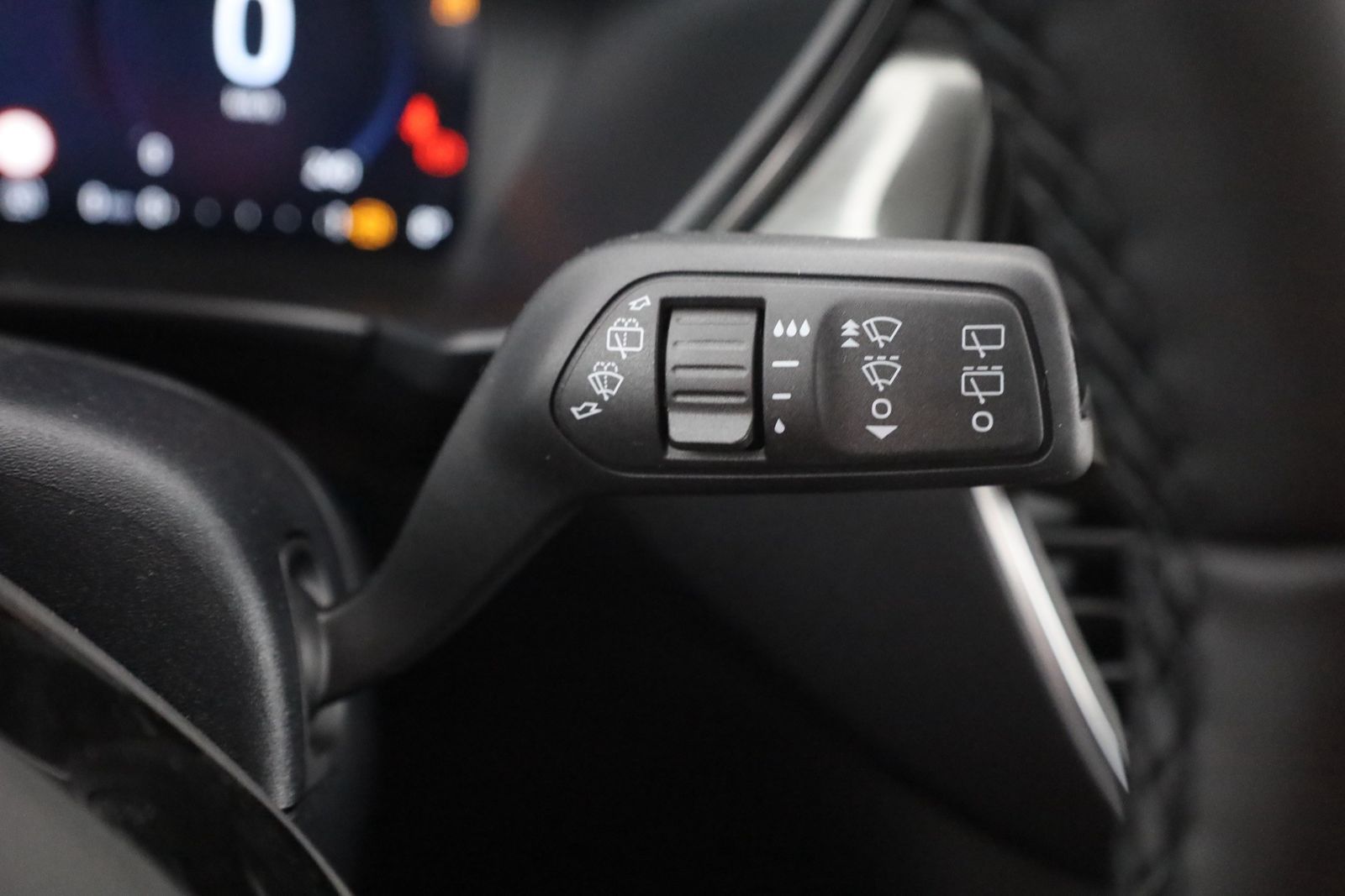Ford Kuga 1.5 EB Titanium - Samsaru's Car Outlet