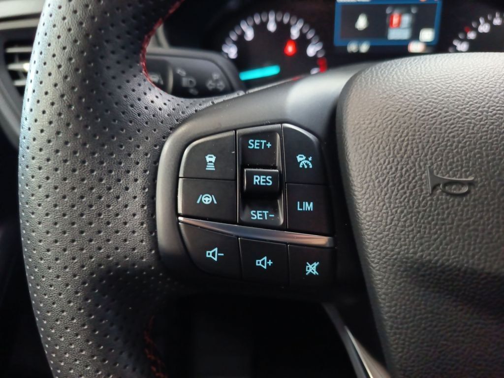 Ford Focus Turnier 1.0 EcoBoost Hybrid Aut. ST-LINE