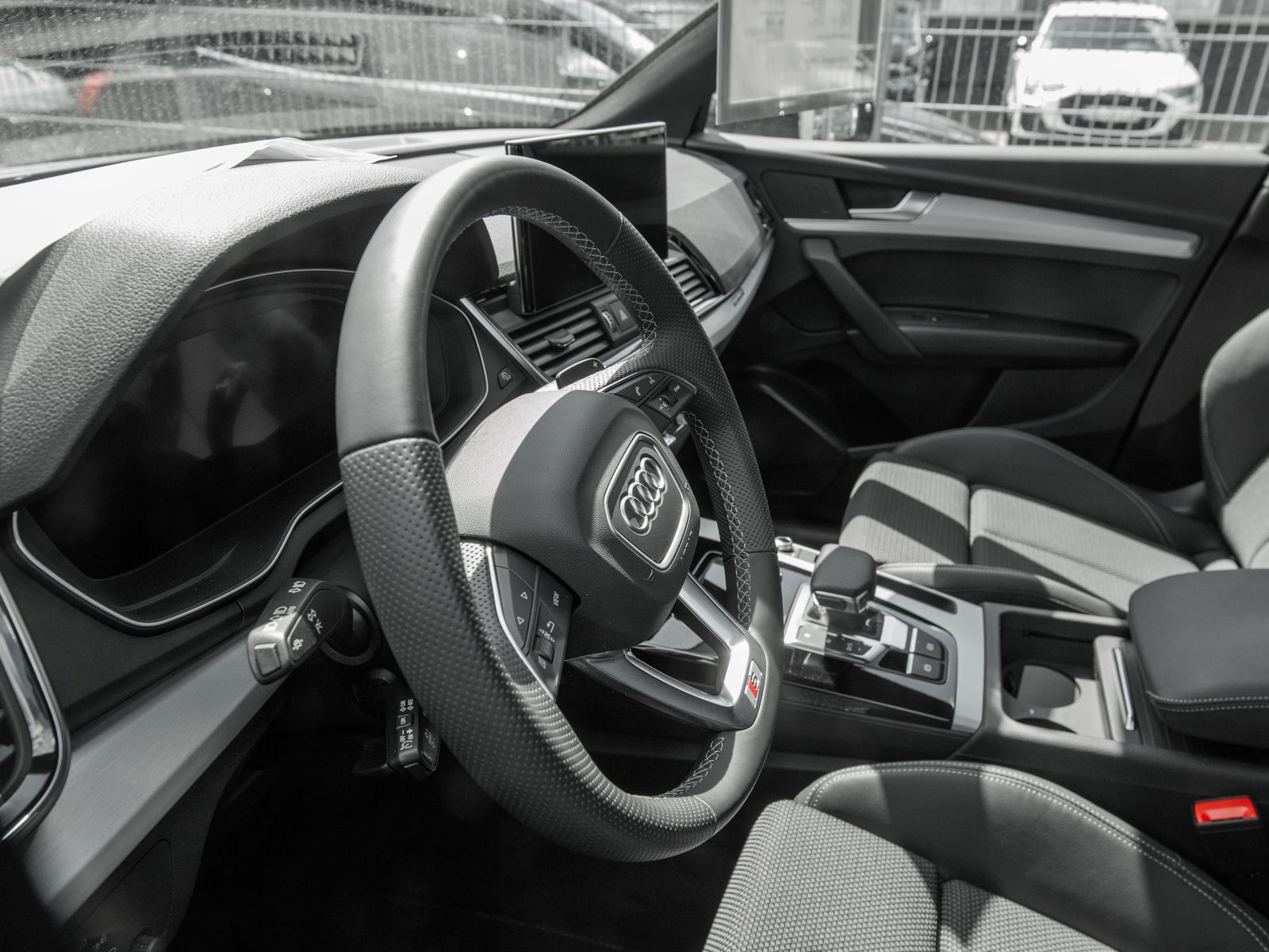 Audi Q5 Sportback 40 TFSI quattro S-line - Samsaru's Car Outlet