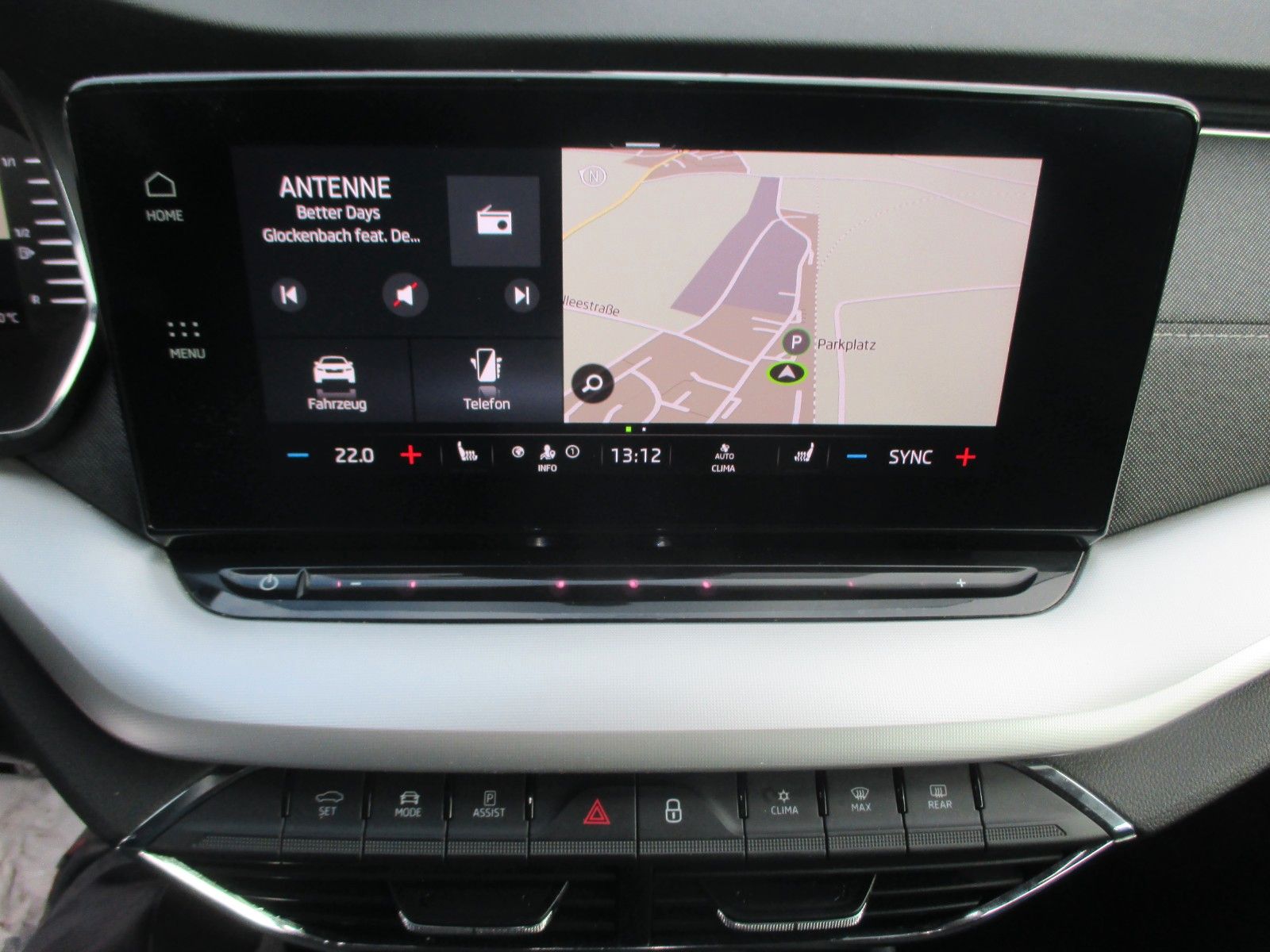 Skoda Octavia Combi 1.5 TSI STYLE - Samsaru's Car Outlet