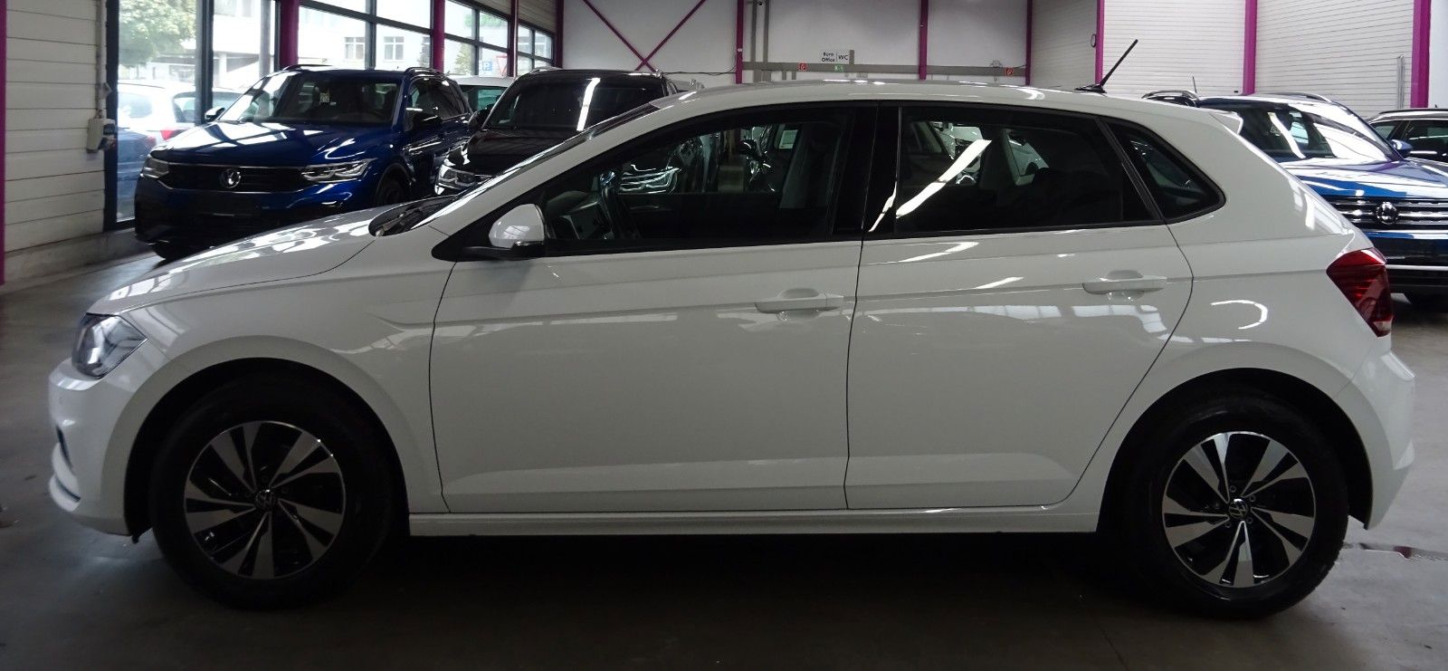 Volkswagen POLO 1.0 TSI Comfortline - Samsaru's Car Outlet
