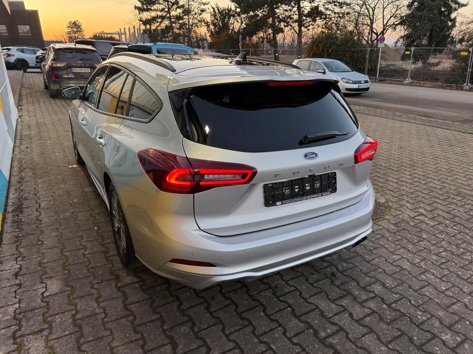 Ford Focus Turnier ST-Line X MHEV/ACC/LED/Panoschiebe