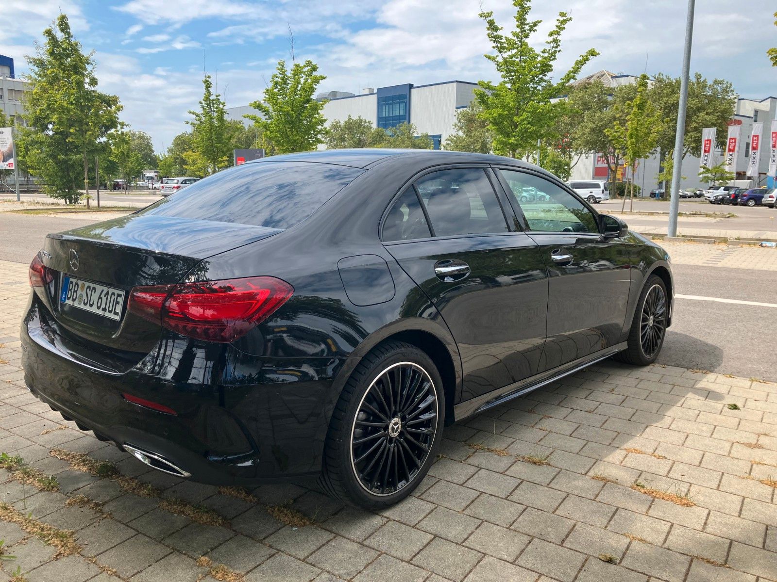 Mercedes-Benz A 250 e Limousine - Samsaru's Car Outlet