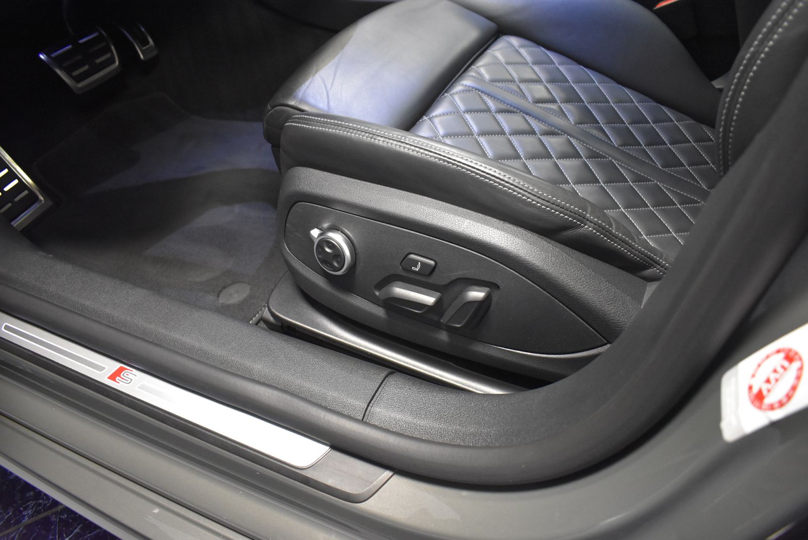 Audi A5 40 TDI Quattro S-line Competit Navi Panor AHK