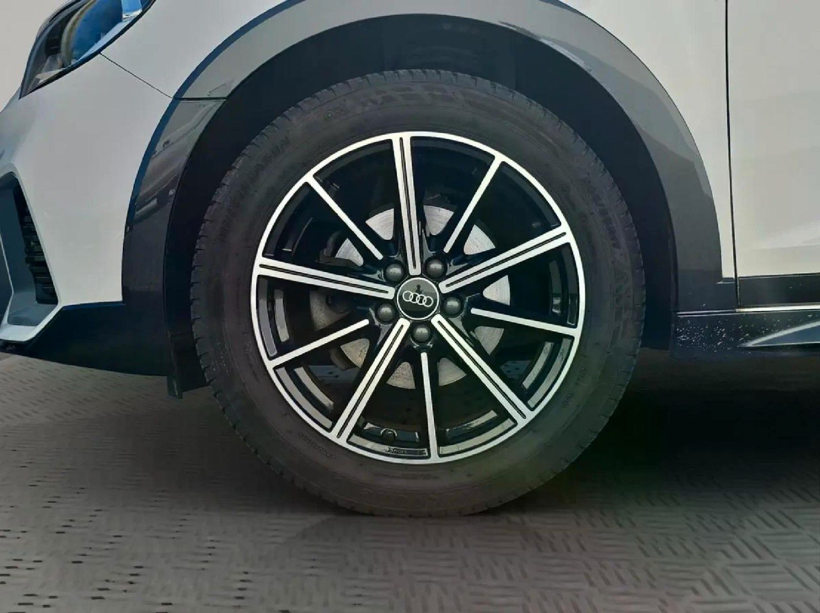 Audi 30 TFSI S-TRONIC - Samsaru's Car Outlet
