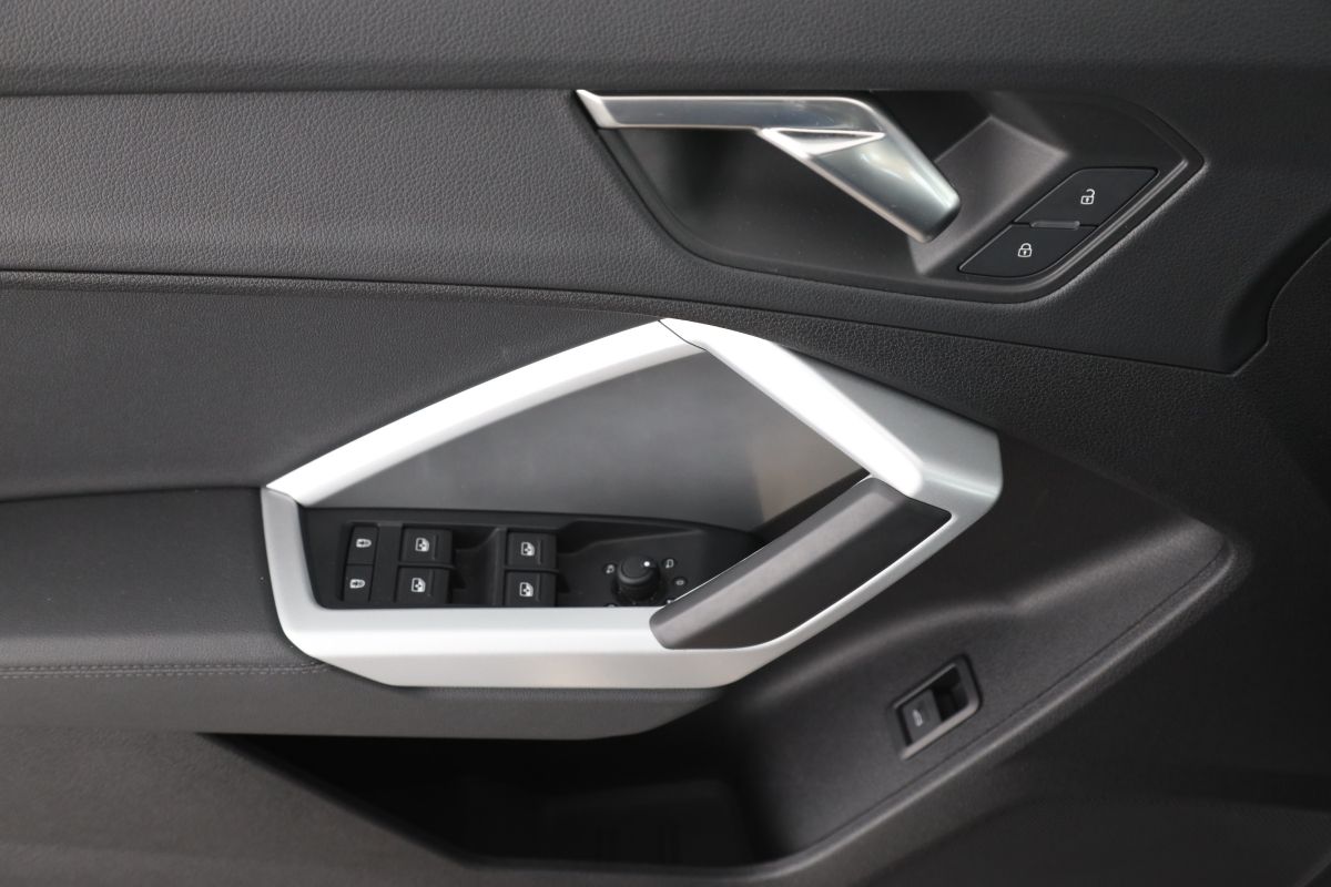 Audi Q3 35 TDI quattro S tronic S line - Samsaru's Car Outlet