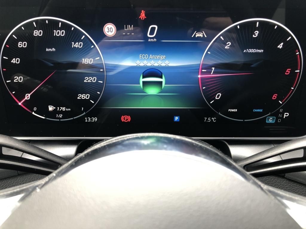 Mercedes-Benz GLC 220 d 4MATIC Avantgarde - Samsaru's Car Outlet