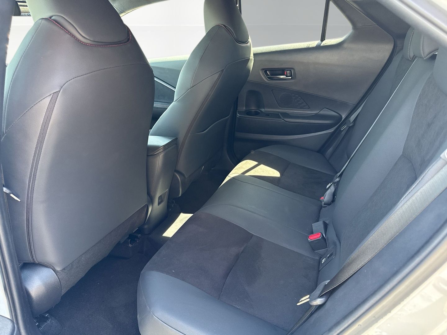 Toyota C-HR 2.0 Plug-In Hybrid GR SPORT +Navi +LED +Kam