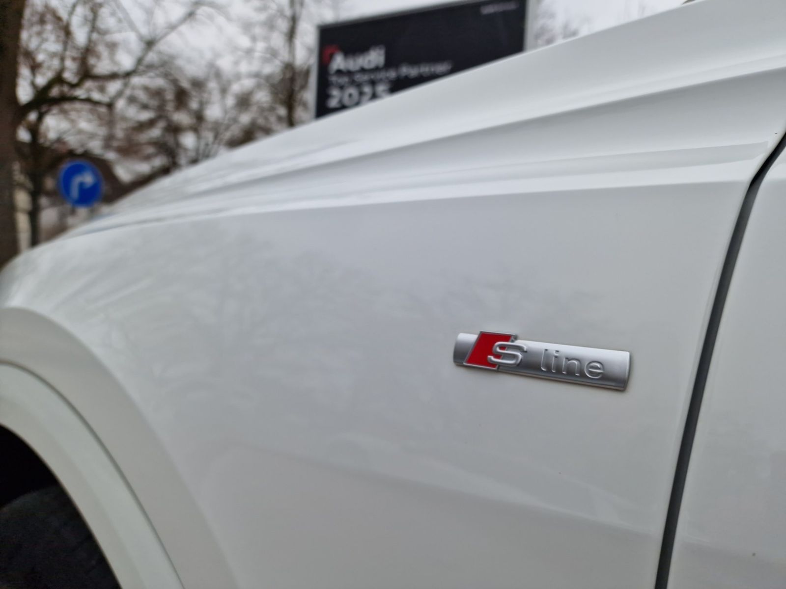 Audi Q8 55 TFSI e qu S line AHK Luftfahrw. Leder Kam.