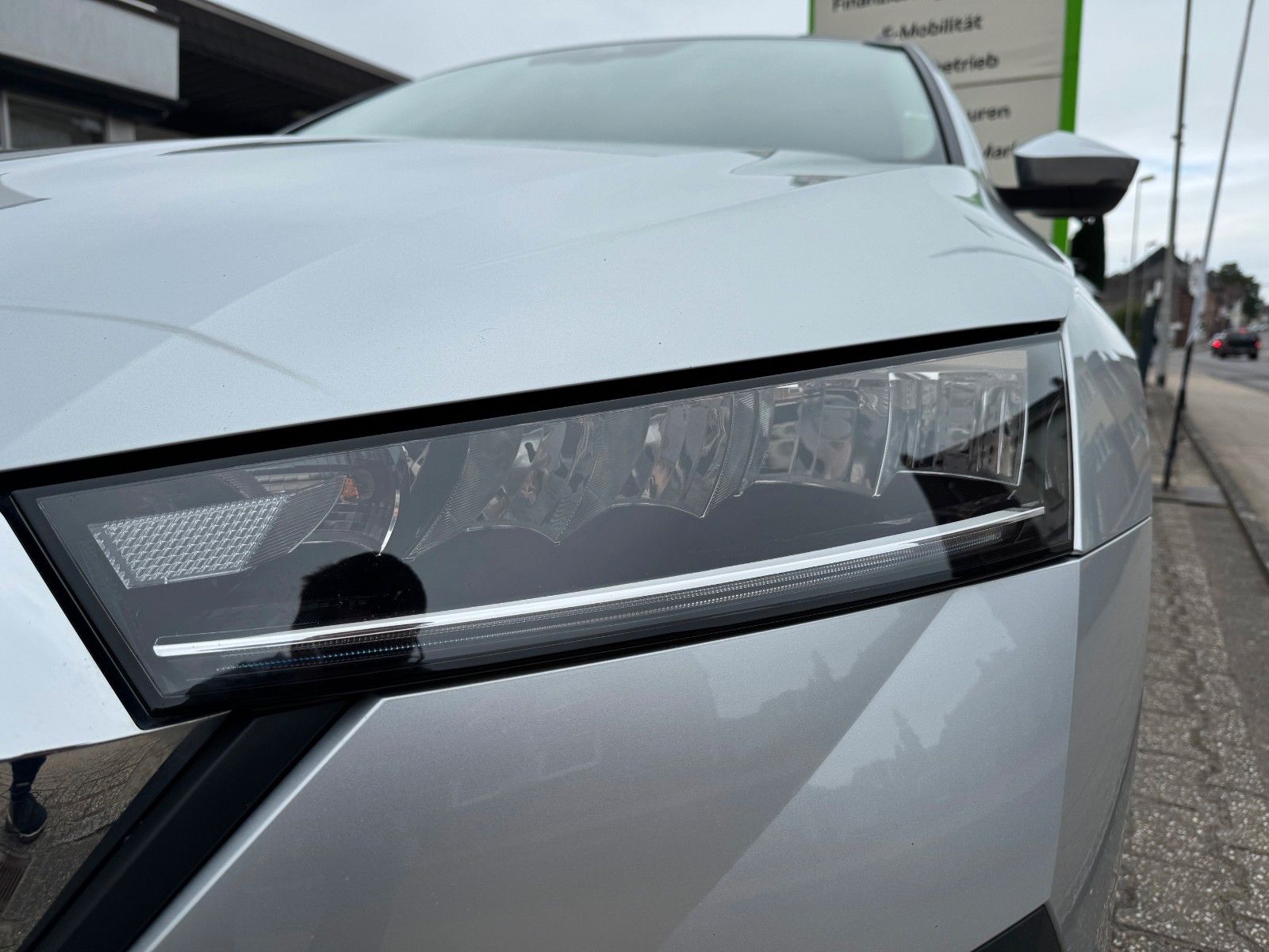 Skoda OCTAVIA COMBI AMBITION - Samsaru's Car Outlet
