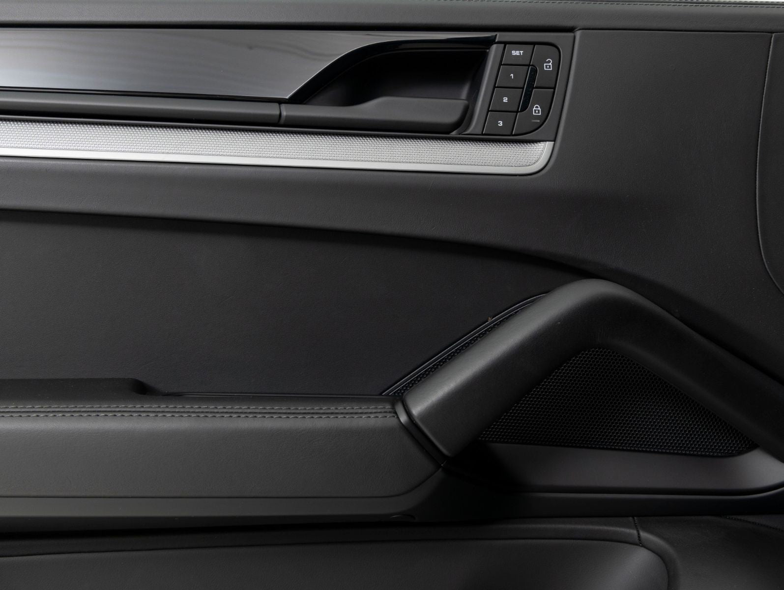 Porsche Cayenne E-Hybrid - BOSE - Pano - Lenkradheizung