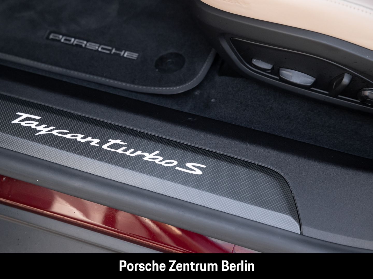 Porsche Taycan Turbo S Cross Turismo BOSE Surround-View