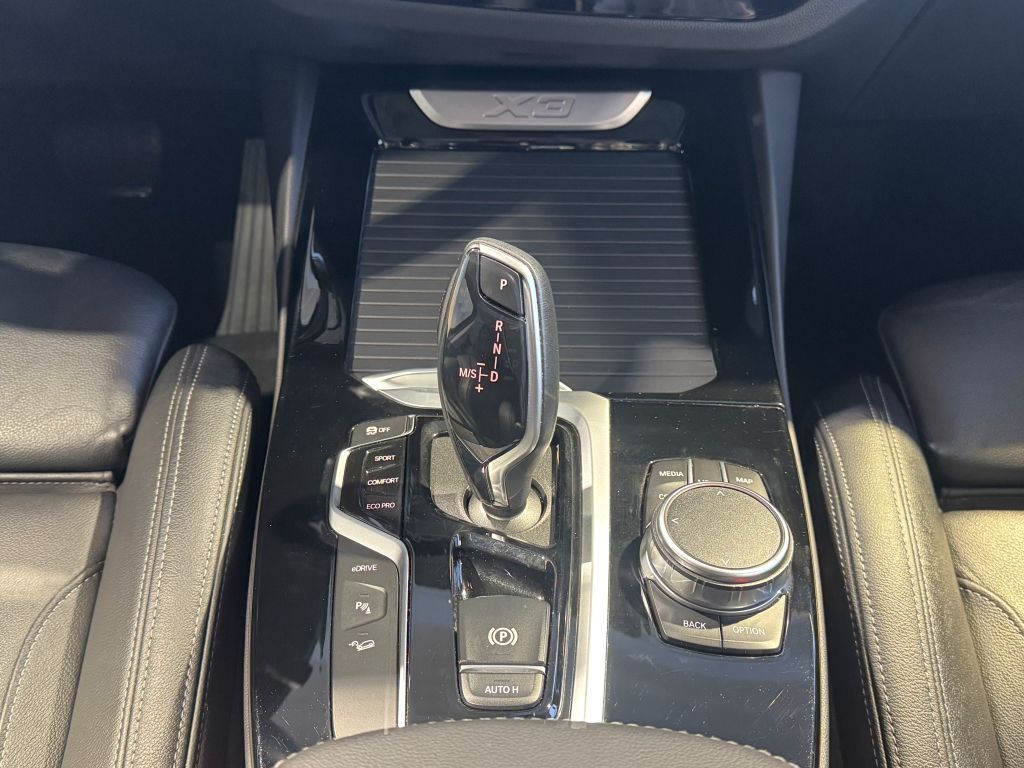 BMW X3 xDrive30e PANO+KAM+KOMF+HUD+HIFI+DAB+LEDer+AL