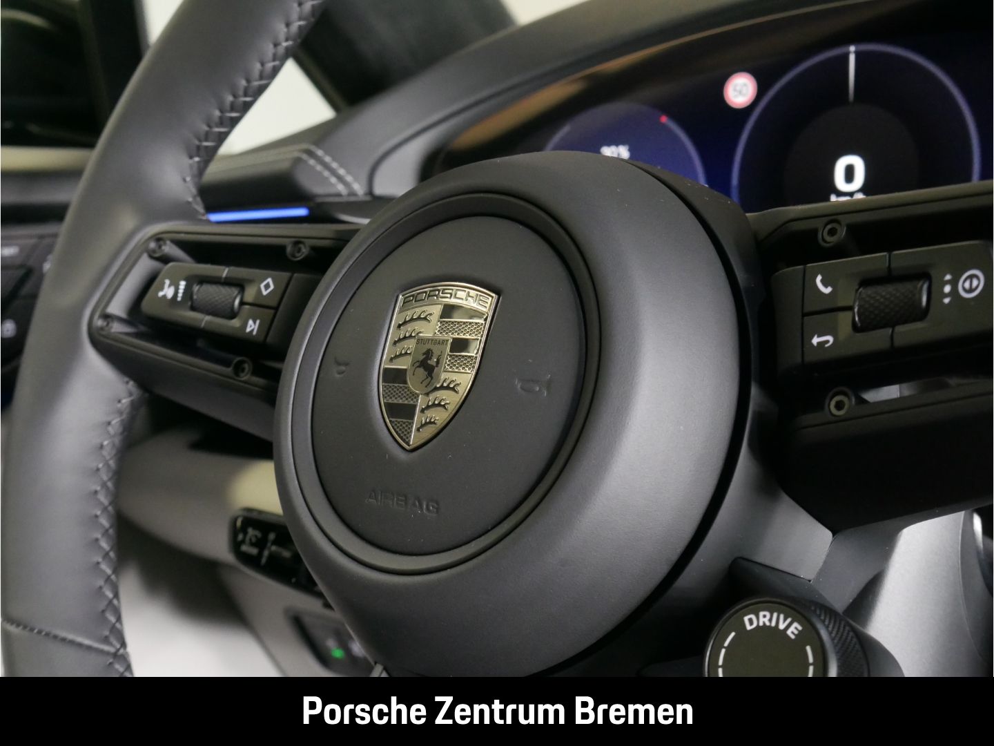 Porsche Macan Electric Turbo Sportpaket - Samsaru's Car Outlet