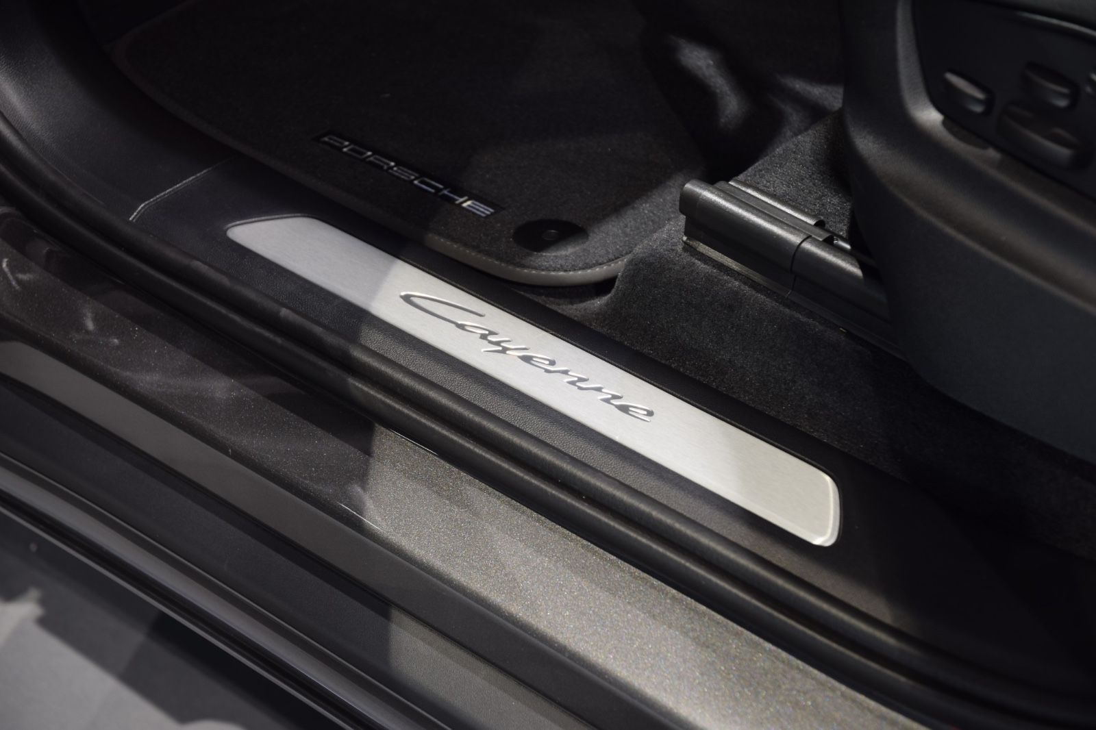 Porsche Cayenne Coupe E-Hybrid*SpDes*SpAbg*LUFT*PASM*
